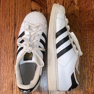Adidas superstars